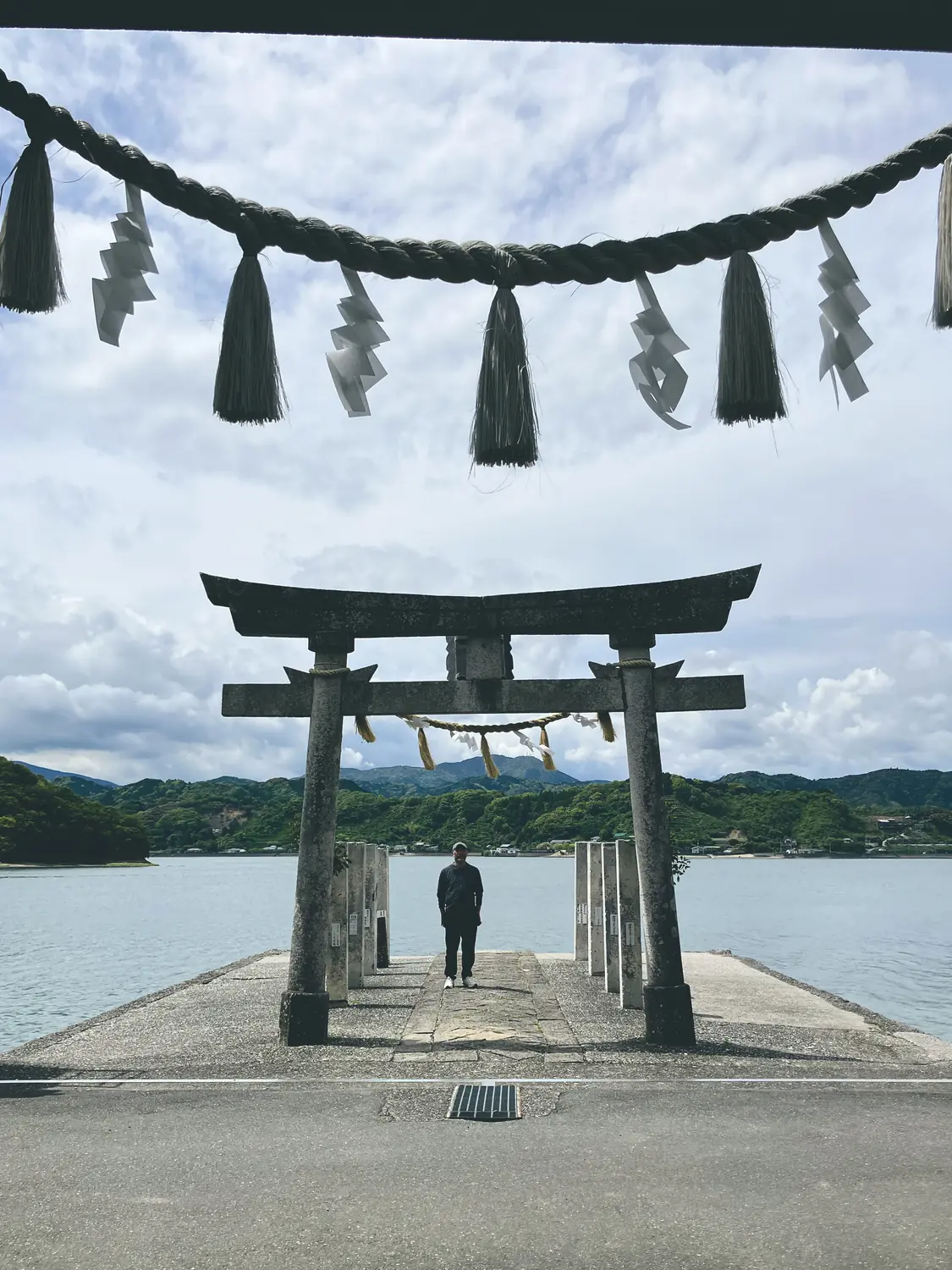 おみくじは海に流す