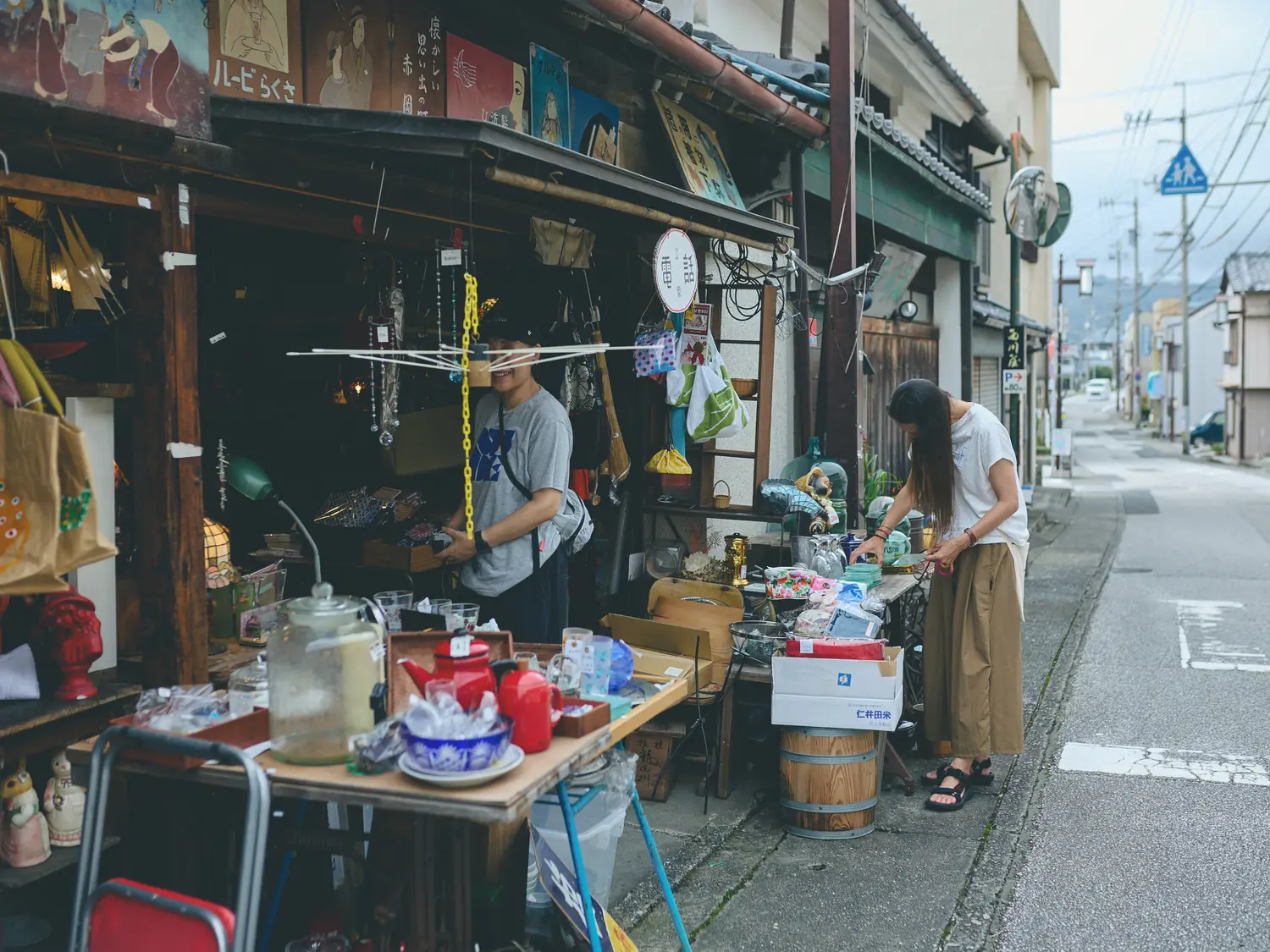 蚤の市のような店