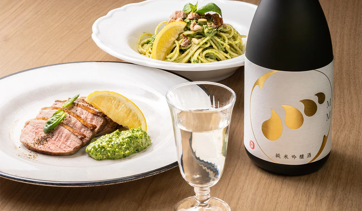 「無手無冠 純米吟醸酒」と「土佐鴨ロースのポワレ＆葉にんにくとバジルの和風ジェノベーゼソース」