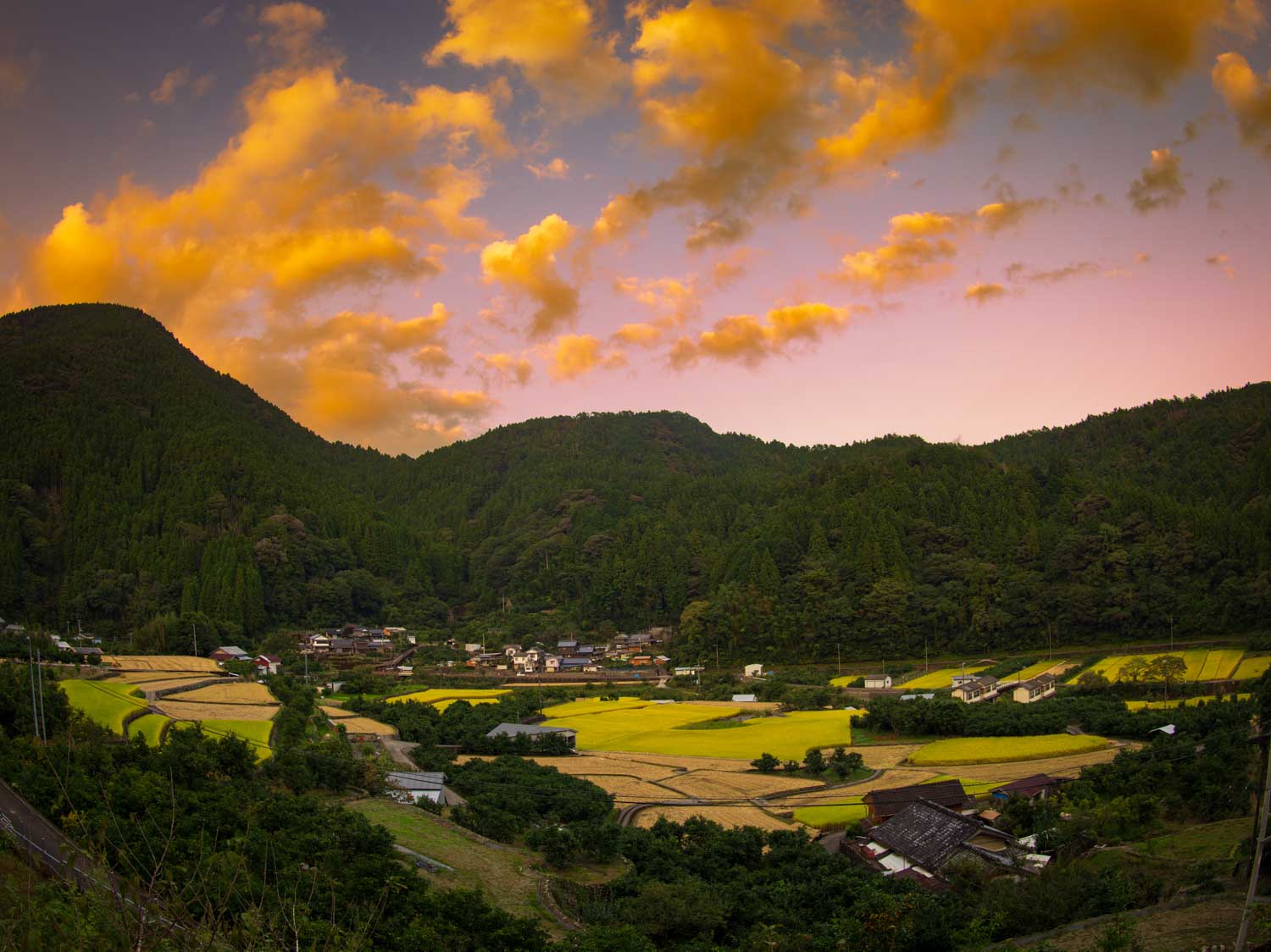 10月・馬路村「相名」の夕暮れ。